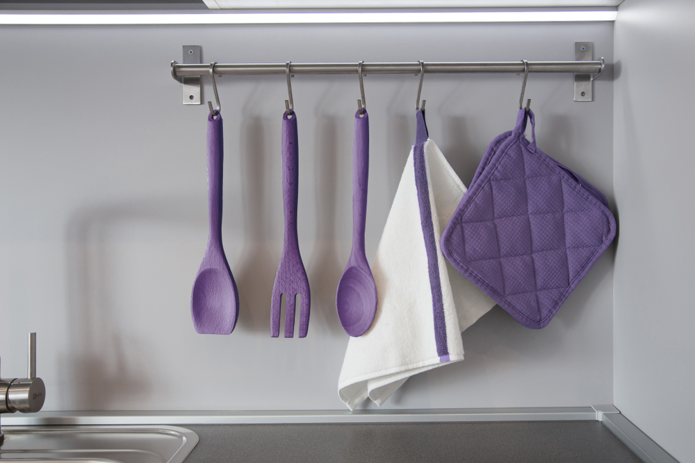 Utensils in the 2018 colour of the year: Ultra Violet