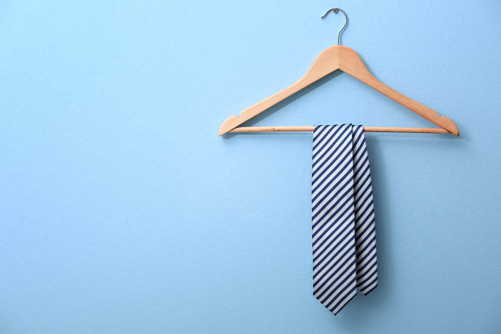 hanger with tie